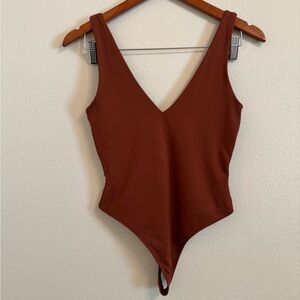 Aritzia | Babaton Contour Deep V-Neck Bodysuit Size Small